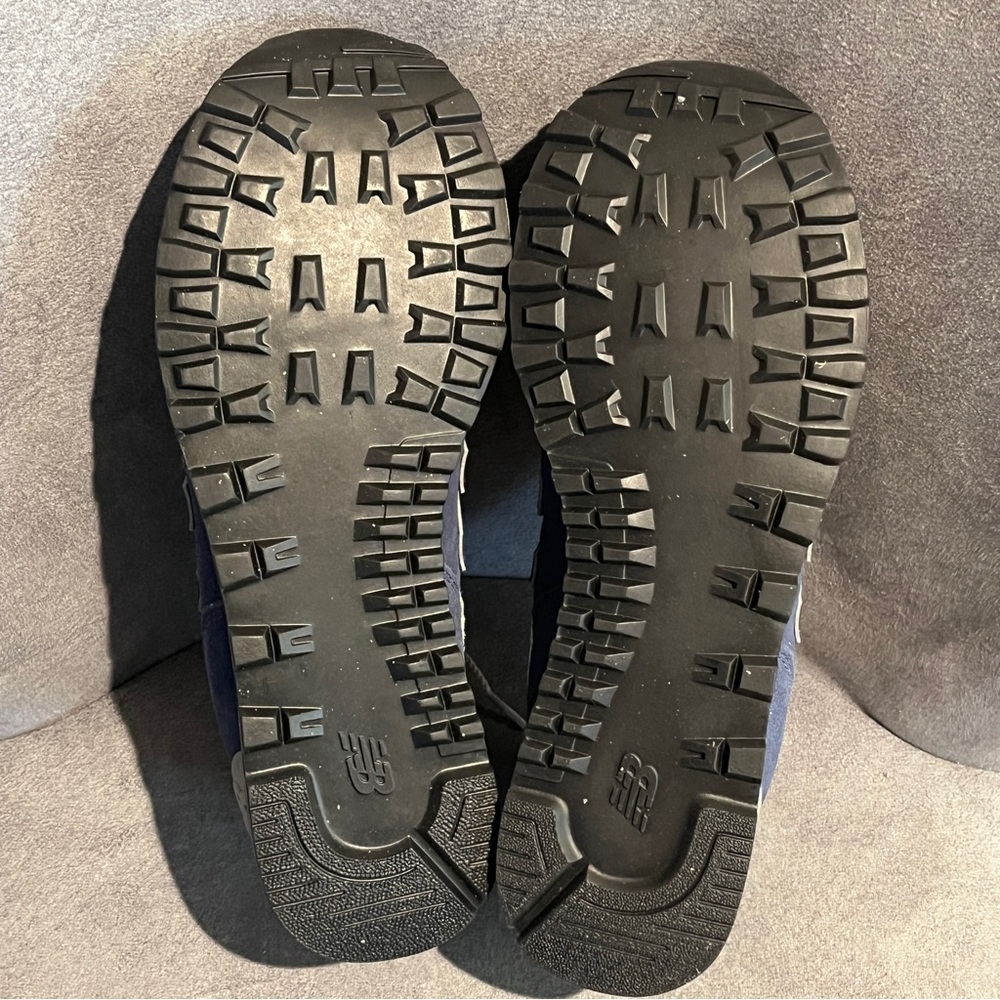 New Balance Men’s Sneakers 574 Navy Size 8.5 US - Picture 14 of 14